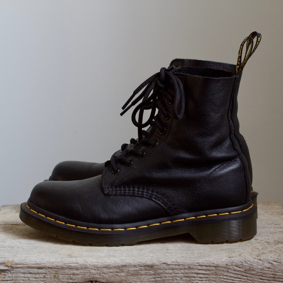 Dr. Martens 1460 Pascal Virginia Black Lace Up Boots Womens Size 6 US - Picture 1 of 6